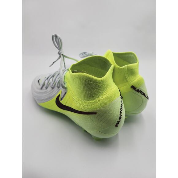 Athletic_Shoes